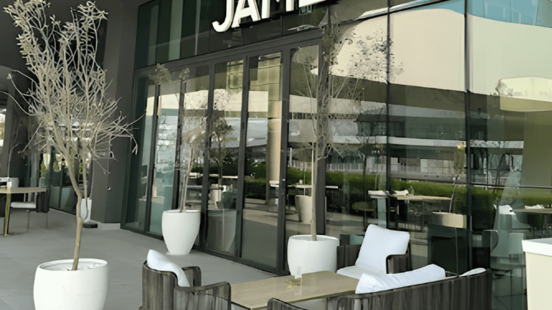 Caffee Restaurant in al reem island