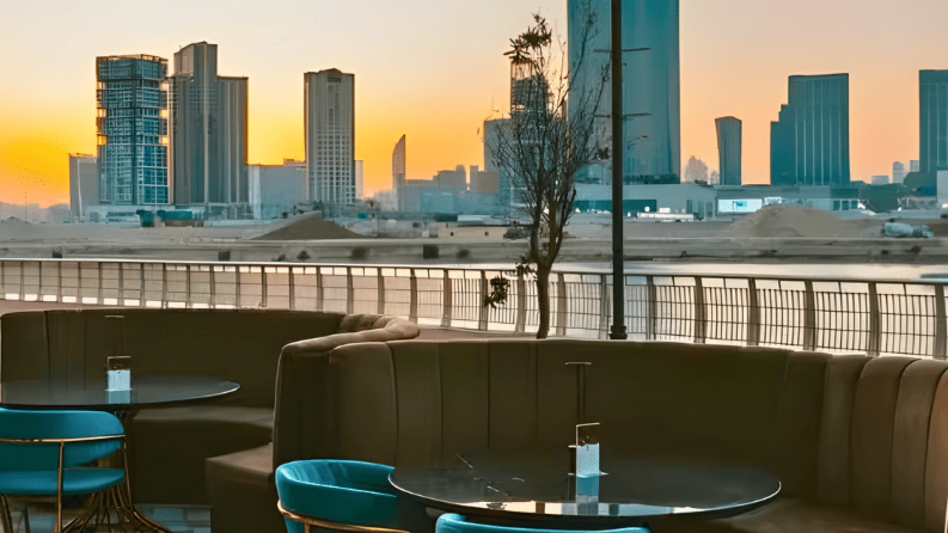 Restaurant dinning in al reem island